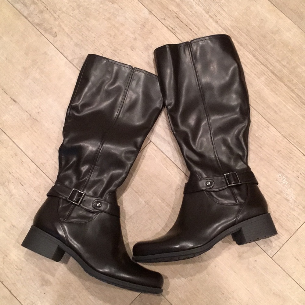 NWOT dark brown knee-high boots
